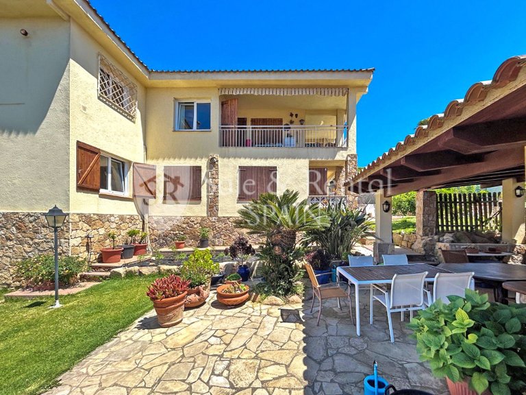 Villa for Sale in Lloret De Mar, Gerona 1