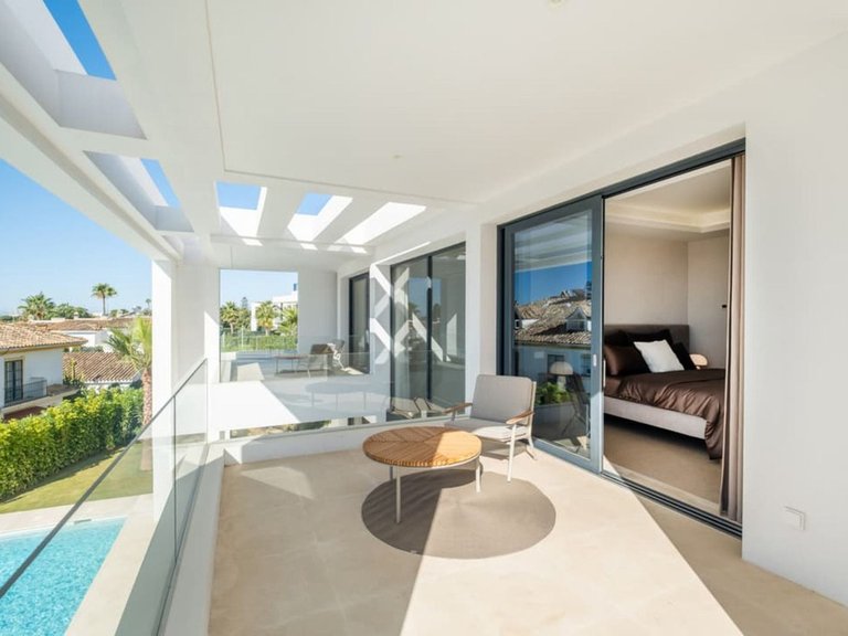 Villa for Sale in Estepona, Malaga 3