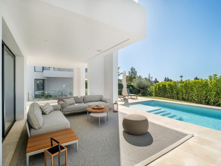 Villa for Sale in Estepona, Malaga 10