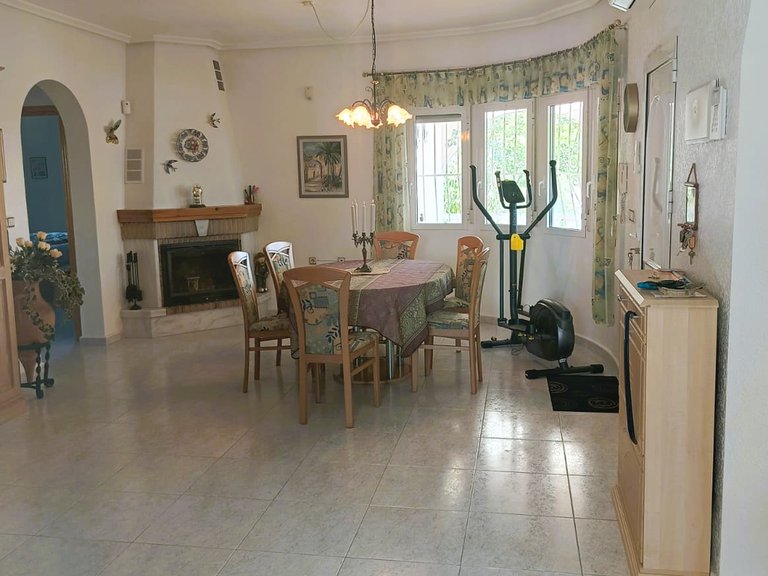 Villa for Sale in La Marina, Alicante 8