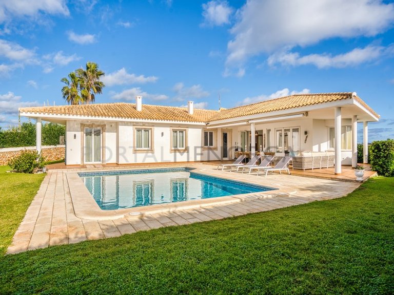 Villa for Sale in Cala Llonga, Menorca 2