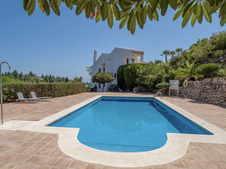 Villa for Sale in Mijas Costa, Malaga 11