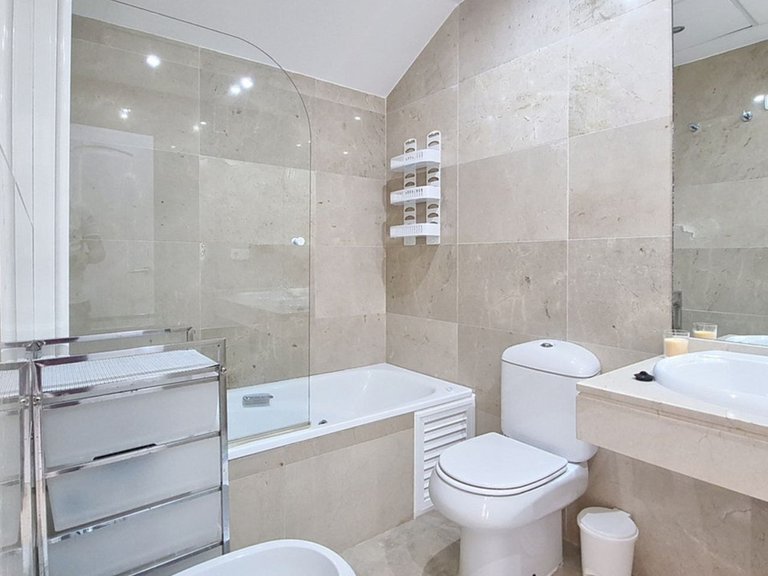 Penthouse for Sale in La Duquesa, Malaga 9