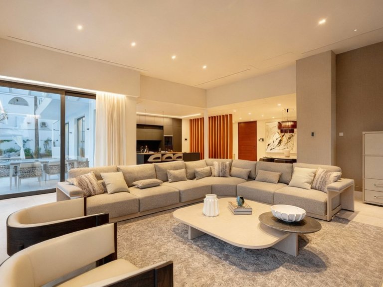 Villa for Sale in Estepona, Malaga 25