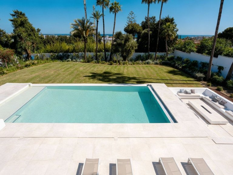 Villa for Sale in Estepona, Malaga 28