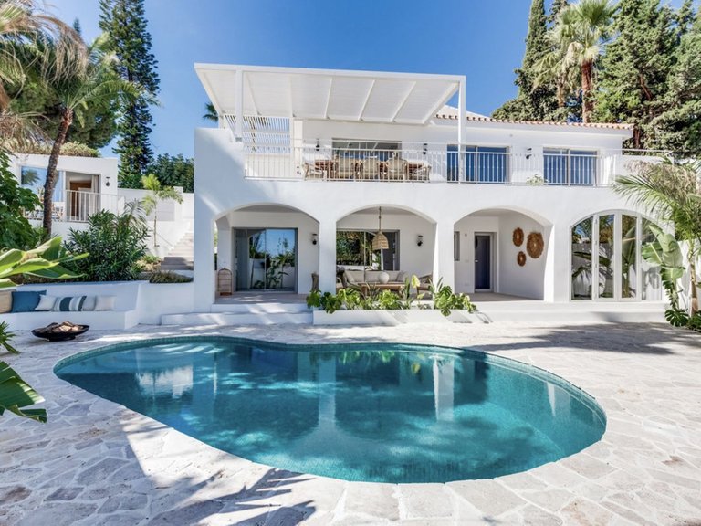 Villa for Sale in Marbella, Malaga 3