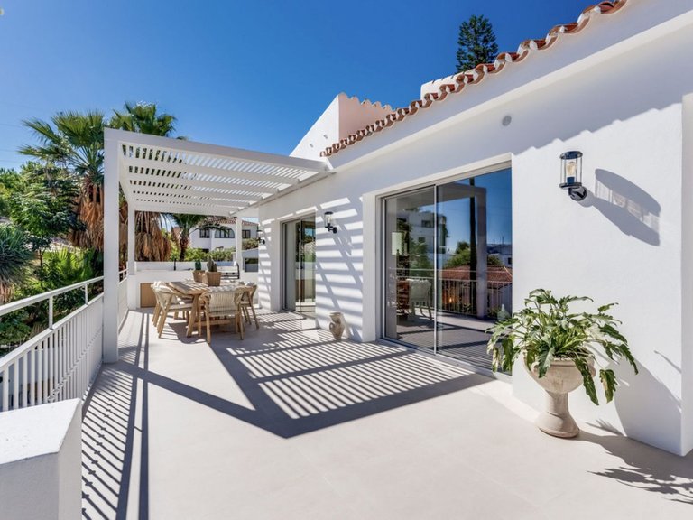 Villa for Sale in Marbella, Malaga 5