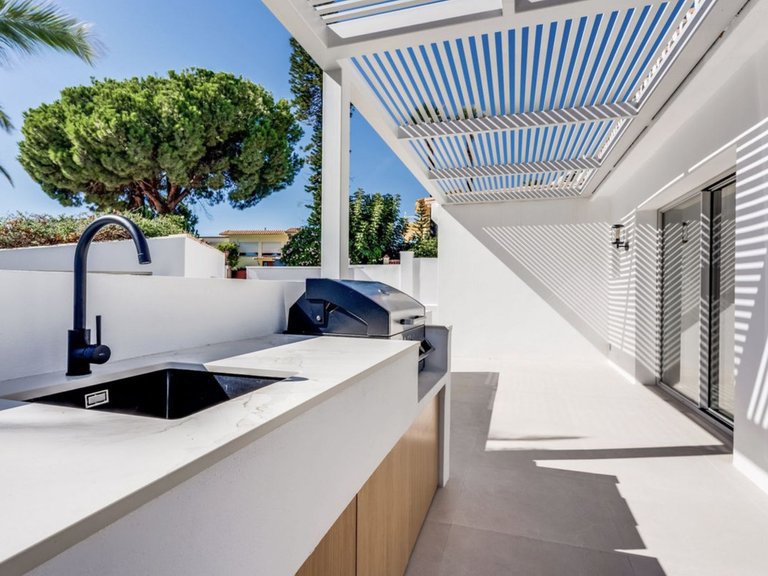 Villa for Sale in Marbella, Malaga 8
