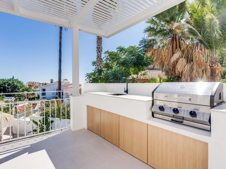 Villa for Sale in Marbella, Malaga 16