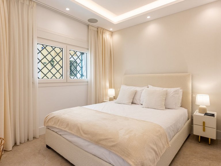 Town House for Sale in Nueva Andalucia, Malaga 14