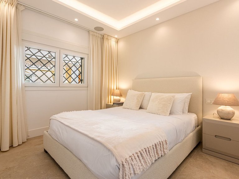 Town House for Sale in Nueva Andalucia, Malaga 18