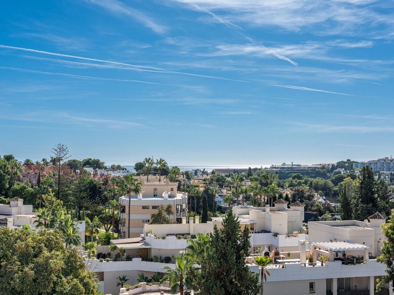 Town House for Sale in Nueva Andalucia, Malaga 24