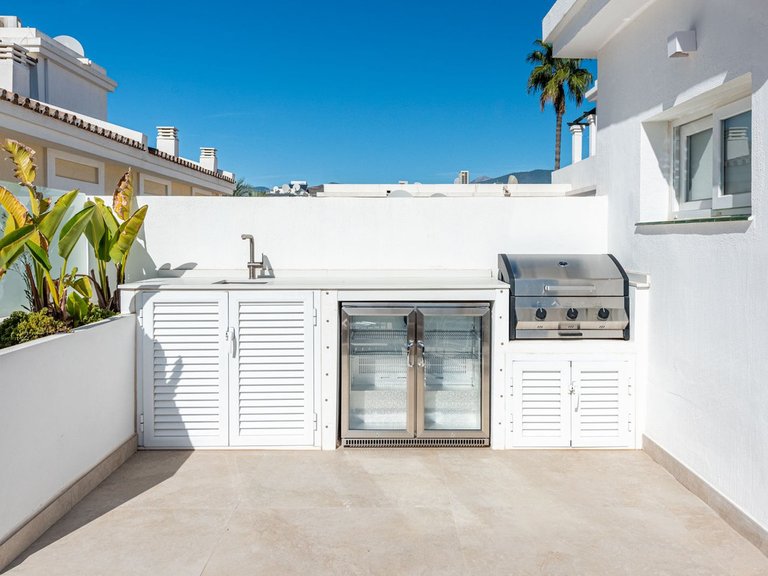 Town House for Sale in Nueva Andalucia, Malaga 26