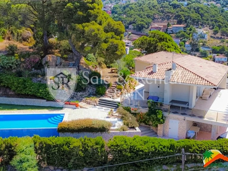 Villa for Sale in Lloret De Mar, Gerona 1