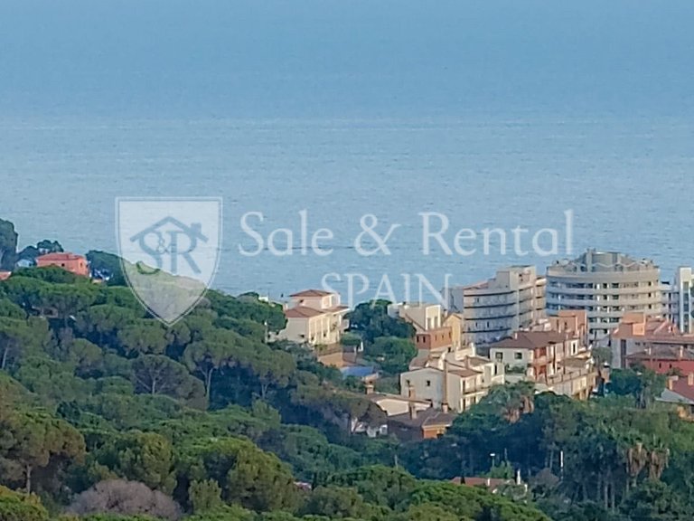 Villa for Sale in Lloret De Mar, Gerona 4