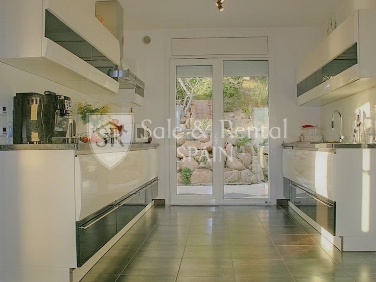 Villa for Sale in Lloret De Mar, Gerona 8