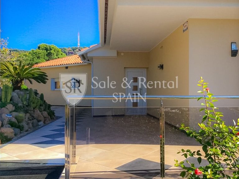 Villa for Sale in Lloret De Mar, Gerona 15