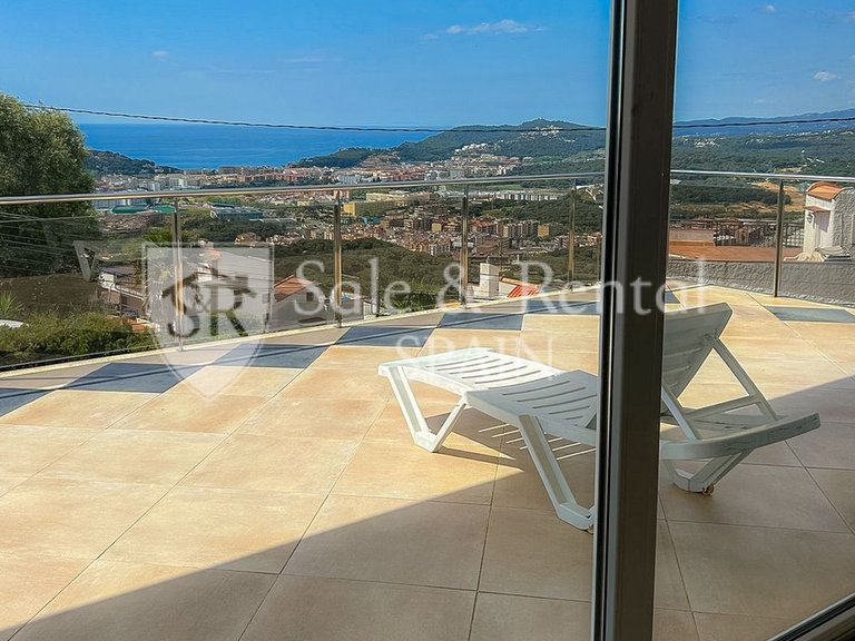 Villa for Sale in Lloret De Mar, Gerona 22