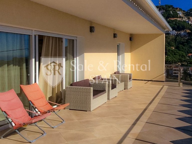 Villa for Sale in Lloret De Mar, Gerona 23