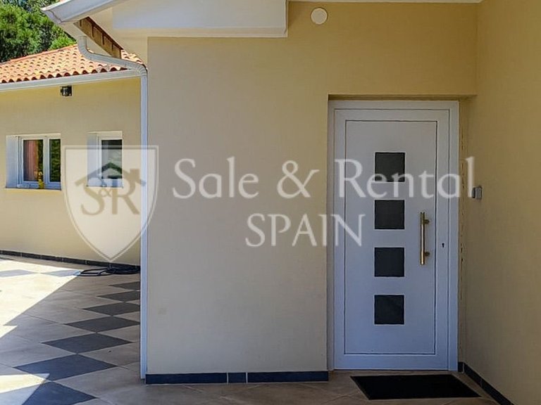 Villa for Sale in Lloret De Mar, Gerona 25