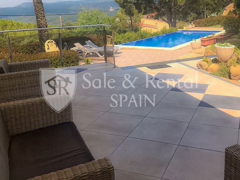 Villa for Sale in Lloret De Mar, Gerona 36
