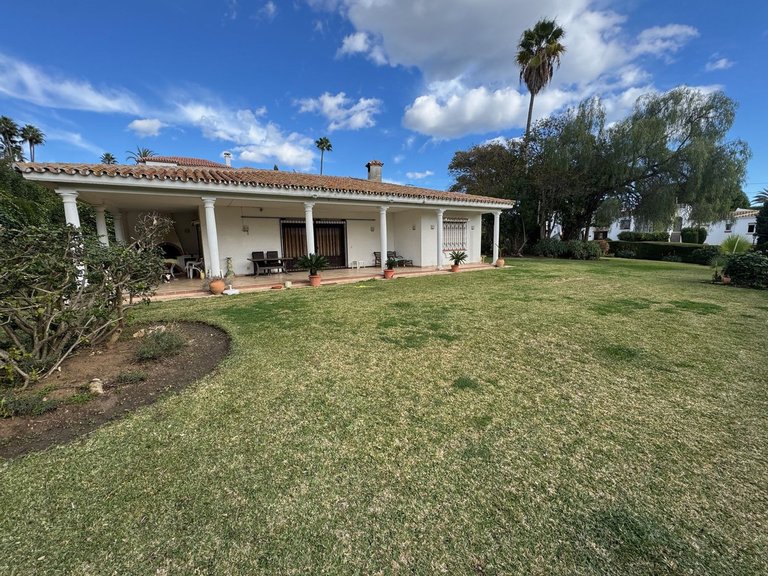Villa for Sale in Estepona, Malaga 8