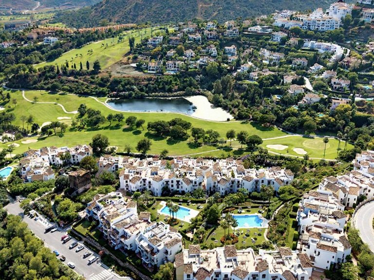 Apartment for Sale in Los Arqueros, Malaga 1