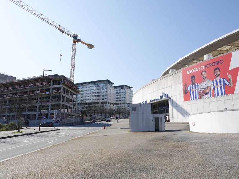 Apartment for Sale in Porto, Porto 17