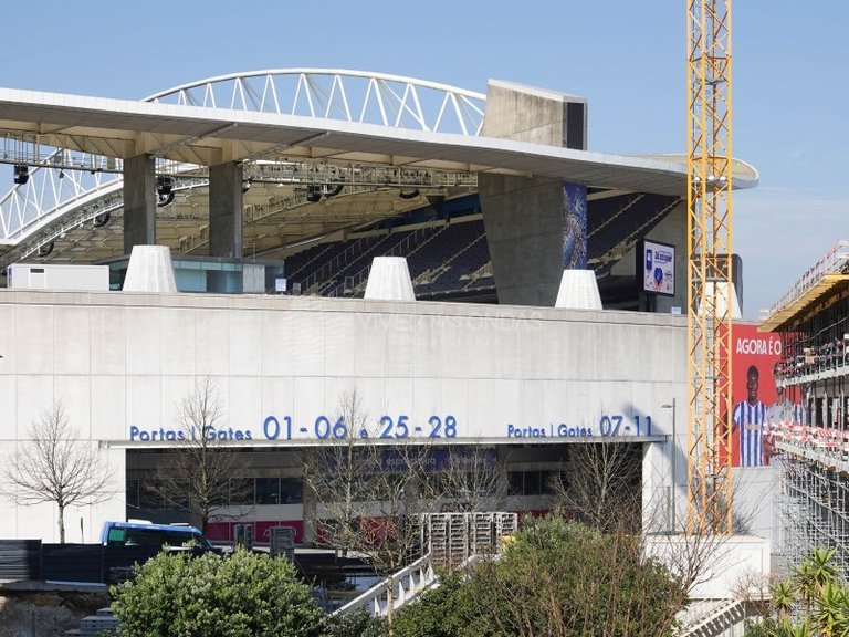 Apartment for Sale in Porto, Porto 18