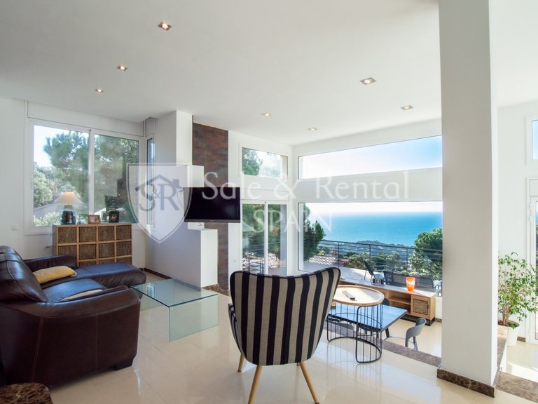 Villa for Sale in Lloret De Mar, Gerona 12