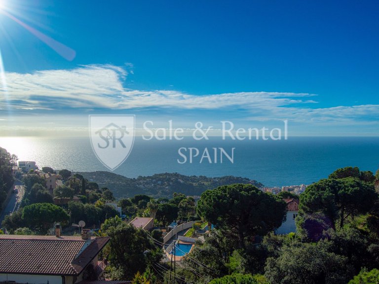 Villa for Sale in Lloret De Mar, Gerona 20