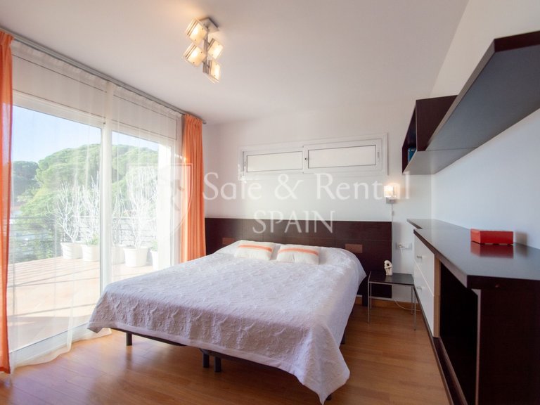 Villa for Sale in Lloret De Mar, Gerona 34