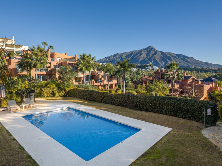 Apartment for Sale in Nueva Andalucia, Malaga 1