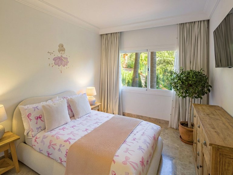 Apartment for Sale in Nueva Andalucia, Malaga 5