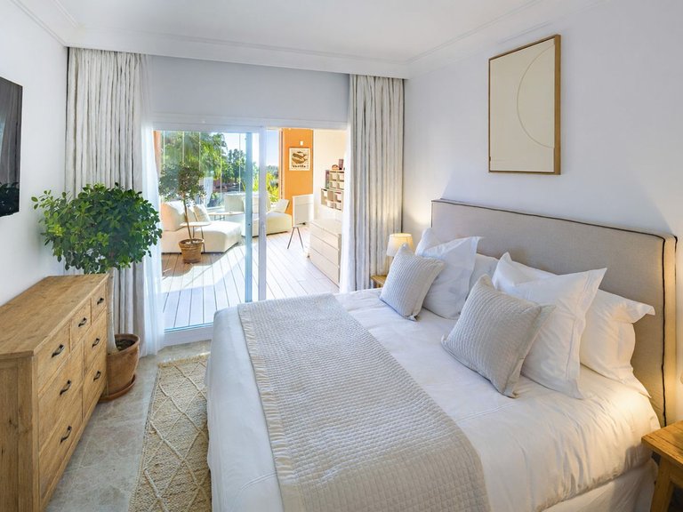 Apartment for Sale in Nueva Andalucia, Malaga 6