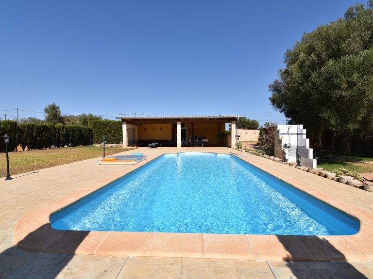 Country House for Sale in Llucmajor, Balearic Islands 1