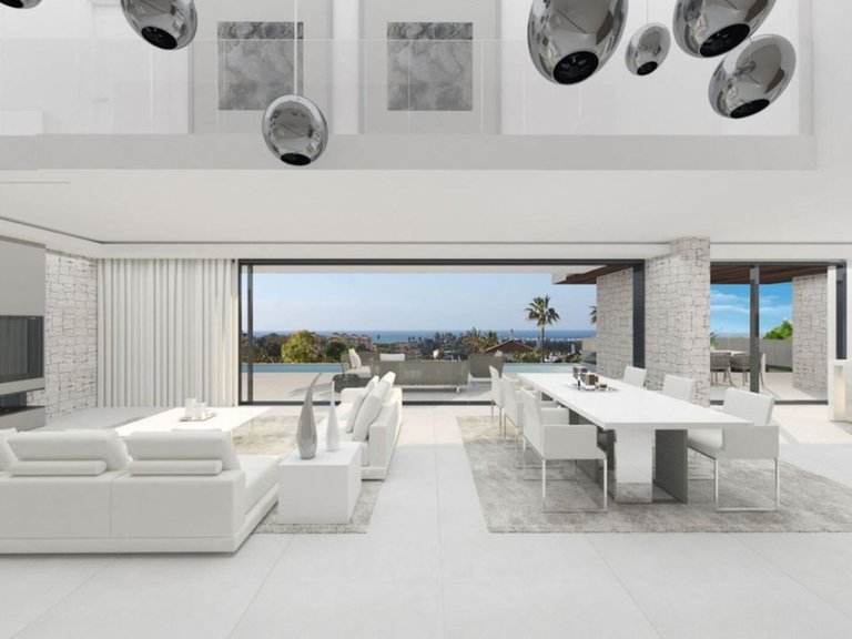 Villa for Sale in Estepona, Malaga 3