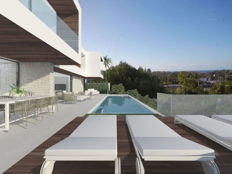 Villa for Sale in Estepona, Malaga 2