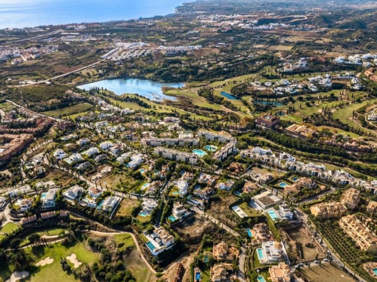 Villa for Sale in Benahavis, Malaga 8