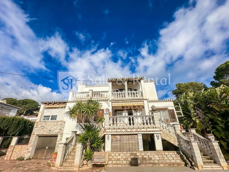 Villa for Sale in Lloret De Mar, Gerona 40