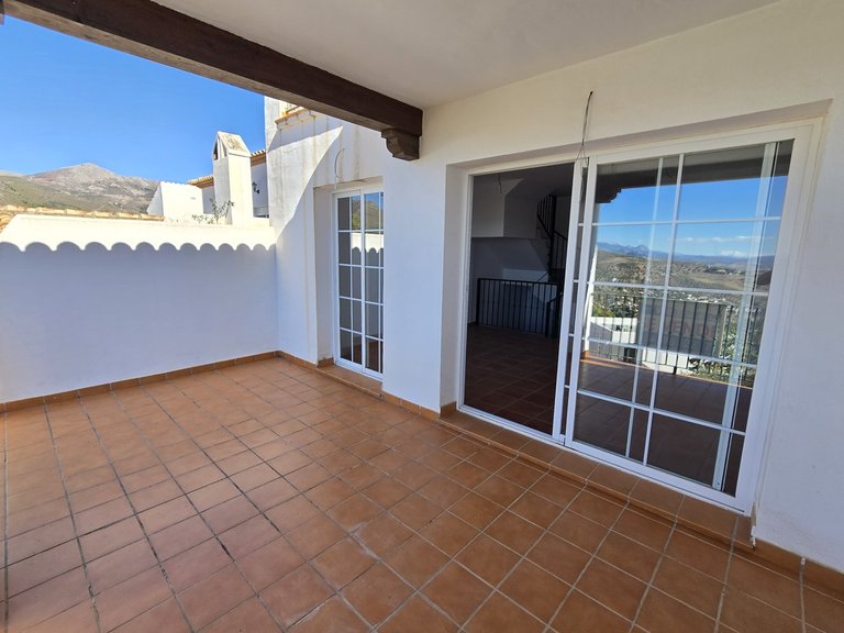 Town House for Sale in Alcaucin, Malaga 5