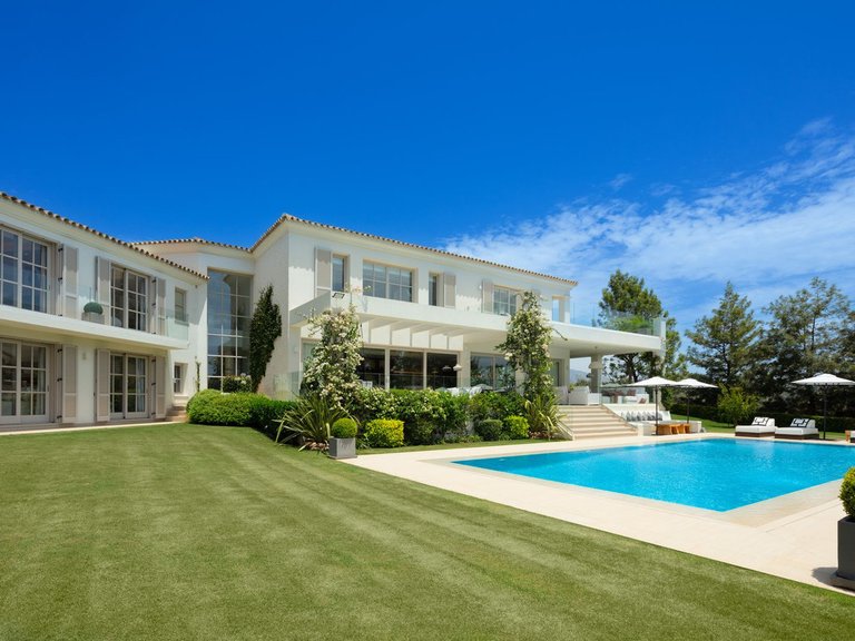 Villa for Sale in Nueva Andalucia, Malaga 37