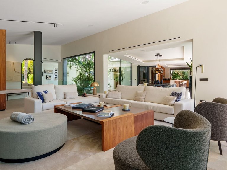 Villa for Sale in Marbella, Malaga 9