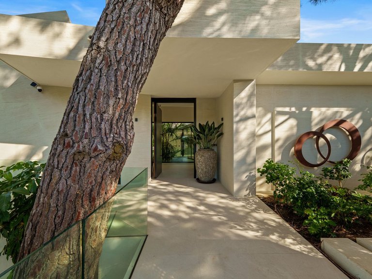 Villa for Sale in Marbella, Malaga 31