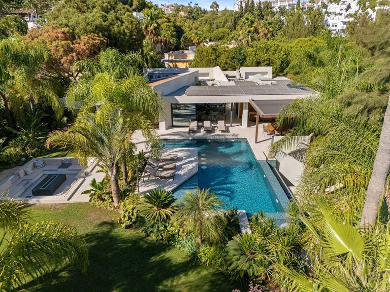 Villa for Sale in Marbella, Malaga 44