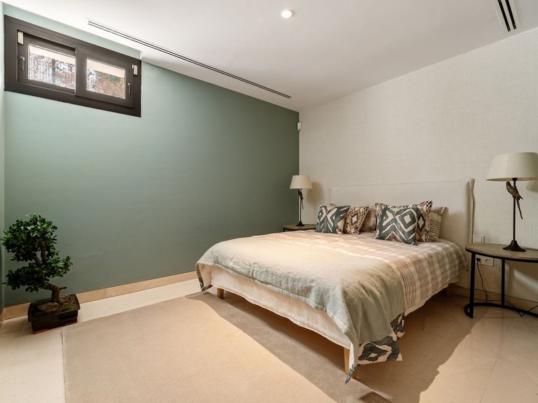 Villa for Sale in Nueva Andalucia, Malaga 38