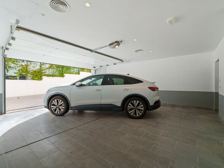 Villa for Sale in Nueva Andalucia, Malaga 40