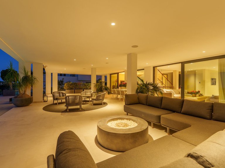 Villa for Sale in Nueva Andalucia, Malaga 45