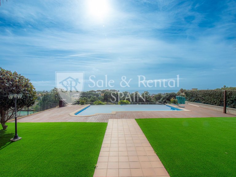 Villa for Sale in Lloret De Mar, Gerona 24