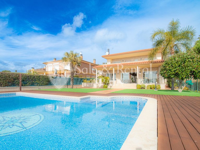 Villa for Sale in Lloret De Mar, Gerona 26